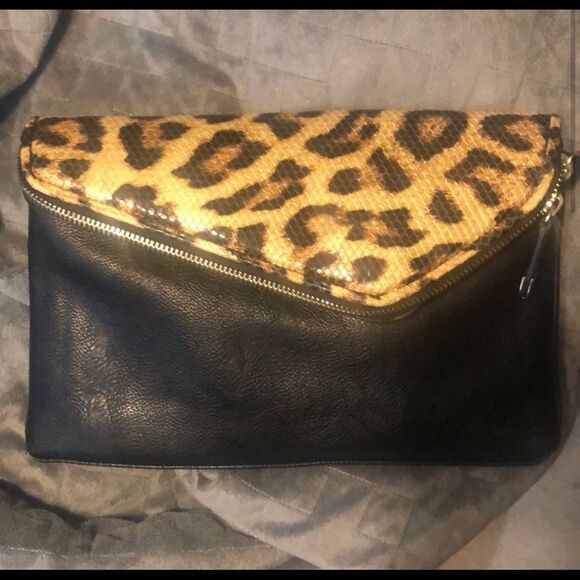 NWT *GUESS* LEOPARD BLK GOLD SPARKLE ENVELOPE CHAIN CLUTCH PURSE #MOBWIFE - Picture 2 of 7